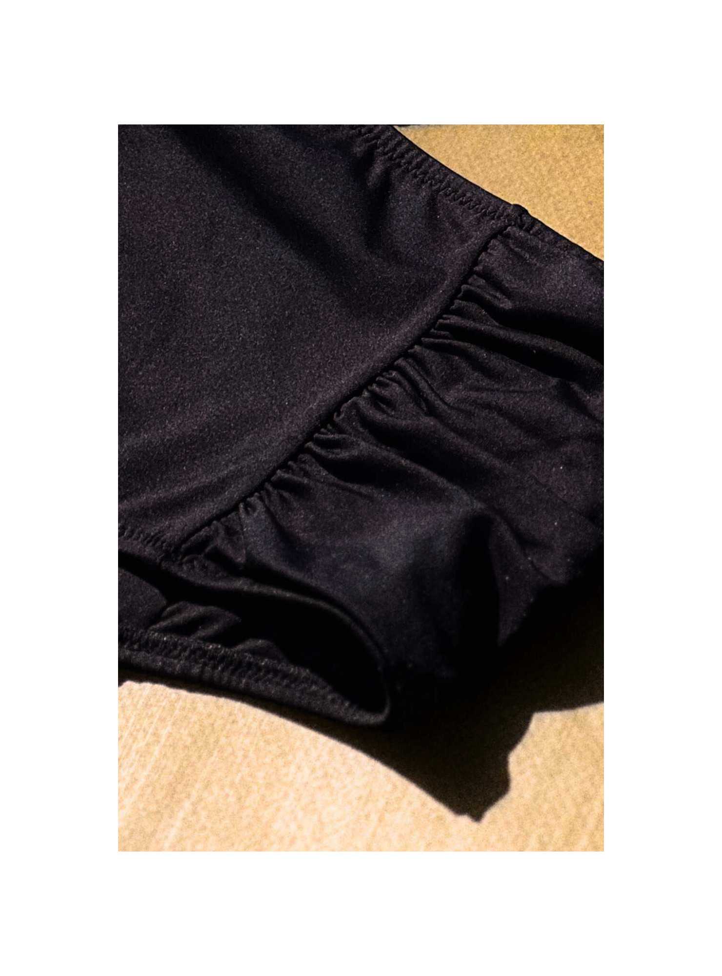 Bas de maillot culotte haute noire - Jolies Mômes, lingerie française éco-responsable. Fabrication Espagne série limitée